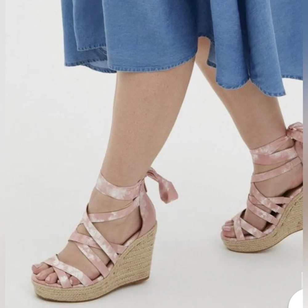 TORRID Ankle Wrap Platform Wedge Blush Tie Dye Espadrilles‎ Women’s Size 10.5 WW